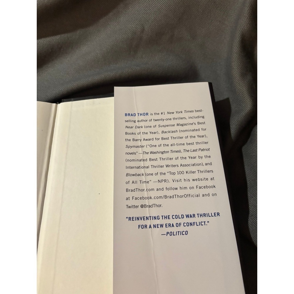 Hardcover edition of Black Ice: A Thriller by Brad Thor - Picture 4 of 6